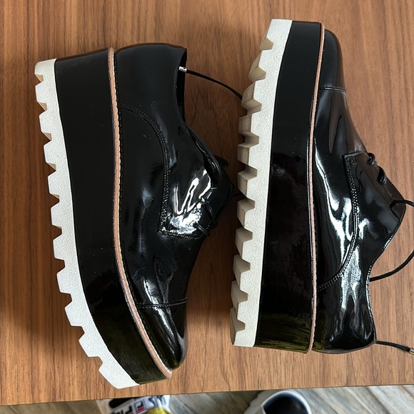 DKNY UPTOWN OXFORD BLACK PATENT LEATHER size 8.5 worn just one time! ❤️ - Picture 4 of 5